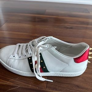 Women Gucci sneakers